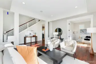 Another shot of this pretty room with    the office just adjacent