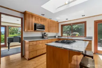 Spacious granite countertops