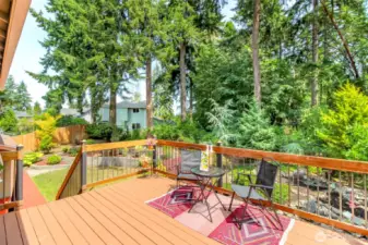 Back deck with built-in gas hookup for your grill