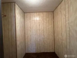 walk in closet in Primary