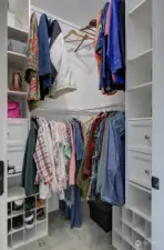 And the closet has an amazing organizer system!
