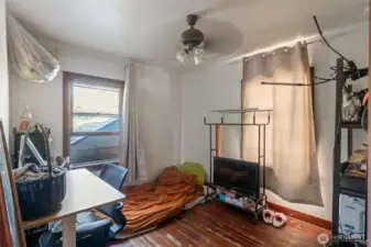 Main level bedrom