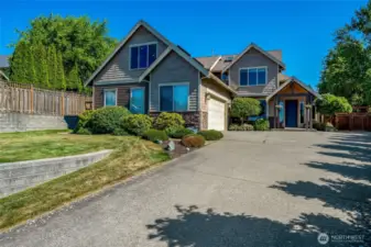 Welcome to 2305 Kenneth Court in Ferndale! This home is set well off the street on a quiet cul de sac.