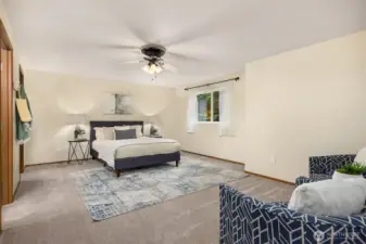 Very spacious primary bedroom>