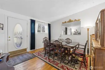 Here is another view of the dining room off the entry~