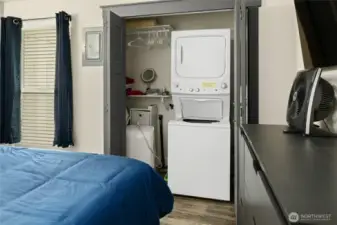 In unit washer/dryer!