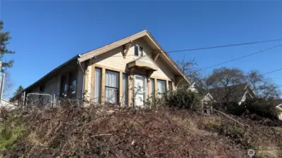 The existing 1915-built, 1-story home with 2 bedrooms and 1 bath is in need of significant repairs and may be best suited as a tear-down.