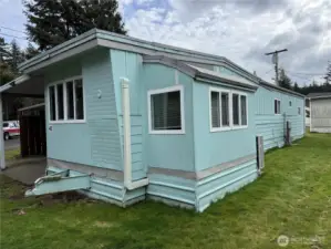 Unit 42, Cresthaven Mobile Court