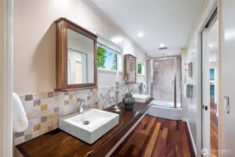 2nd Bathroom