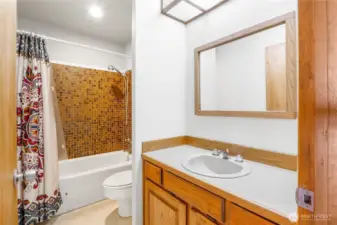 Full bath on Main Level conveniently located in hallway