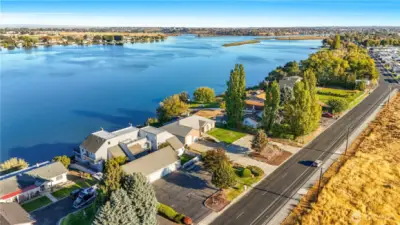 Close to Blue Heron Park, dining, and downtown Moses Lake
