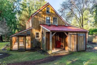 Your peaceful Port Townsend retreat awaits.