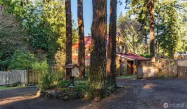 u-shaped driveway makes access to home very easy.