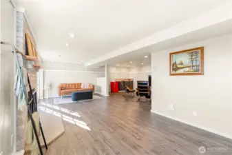 Daylight basement fully finished with addition 3/4 bathroom and wood burning fireplace and wet bar!