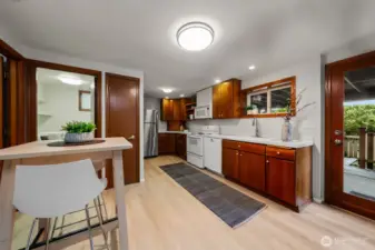 Great space downstairs for poss. rental!