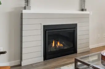 Disclaimer Secondary photos of same floor plan on different lot in different community: Photos are from another Noah, finishes, upgrades, and features may vary.