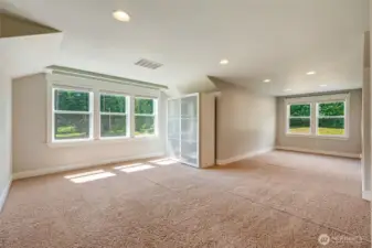 Upstairs bonus room/Loft