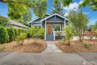 Corner-lot charm meets walkable convenience—just a short stroll from Proctor’s shops, cafés, and weekend markets. From fresh paint to brand-new windows, this home’s had a glow-up—inside and out! New siding, doors, bathrooms, and a stylish kitchen make it move-in ready and totally lovable. Did we mention air conditioning, too, provided by a new heat pump!