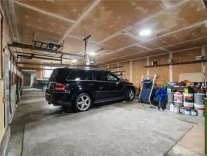 Huge Garage with Extra Bay