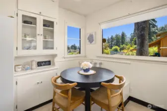 Cute built in corner bench, for kitchen dining.