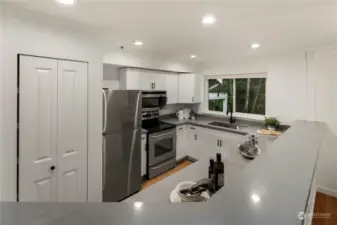 open kitchen, brand new countertops