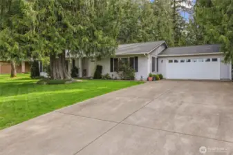 Entry to home with insulated and finished 2 car garage.