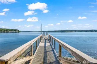 Shared dock, great for lau