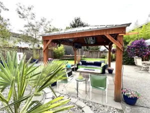 Beautiful gazebo to enjoy your favorite games and activities