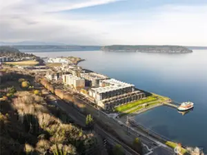 This vibrant Point Ruston lifestyle is an upscale "urban coastal village" with boutique shops, fine dining, theaters, and waterfront promenades. An unbeatable location blending natural beauty with modern convenience.