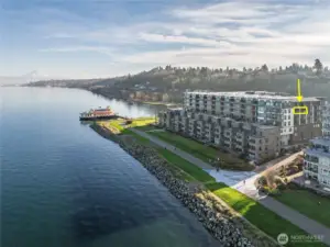 Iconic Pacific Northwest lifestyle at your doorstep—Mount Rainier, waterfront trails, all the charm of the Point Ruston waterfront, just outside your home. Walk, dine, explore, and soak in the serene setting and urban energy.