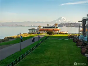 Pacific Northwest lifestyle at your doorstep—Mount Rainier, waterfront trails, and the charming Point Ruston. Walk, dine, explore, luxury waterfront lifestyle.
