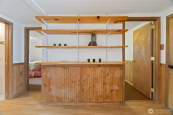 Built-in shelving in the hallway ...