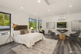 Not photographed to the left is a large studio office space.  So many possibilities.