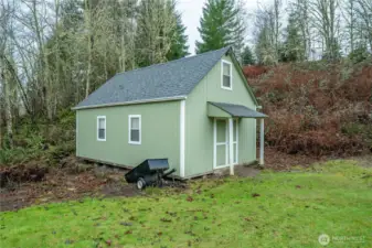 Shed/Workshopt With Power