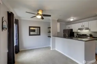 Dining area with ceiling fan