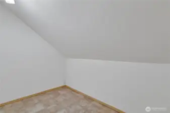 "Hidden" storage closet looks like a linen closet, don't miss it ~