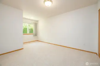Primary Bedroom with Setback Window