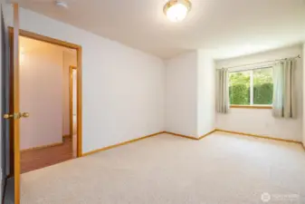 2nd Bedroom Entry