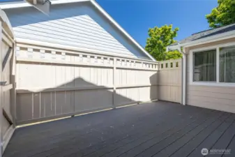 Deck with Lots of Privacy!