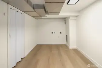 Huge Utility Room