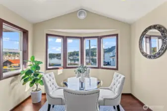 Kitchen eating area