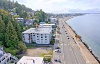 Welcome to Alki Shores, your seaside dream home awaits!