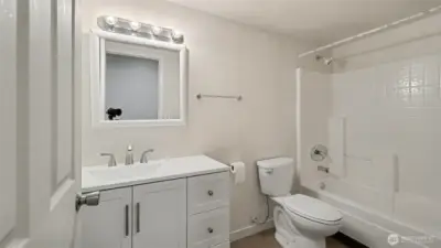 Full bath off great room