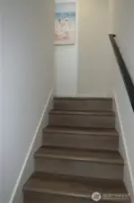 GOING UP TO THE SECOND LEVEL LANDING!