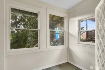 Primary Bedroom - Sunroom