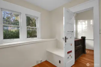 Sm office area off of Kitchen