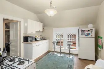Upper 1br