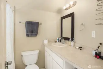 Upper 1br