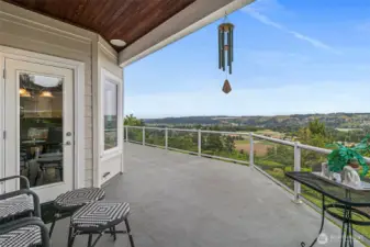 Expansive entertaining upper deck