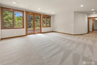 Bonus room leading outside to a nice patio area over looking the golf course